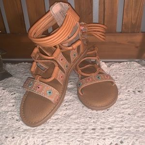 Size 1 kidpick  girl boho strappy sandal